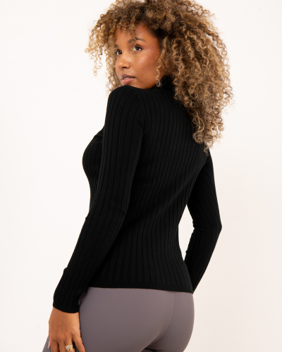 Pull col roulé stries