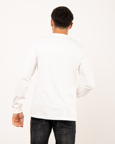 T-shirt ours