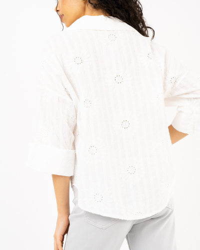 Chemise fleurs brodées