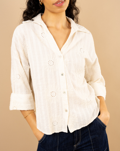 Chemise fleurs brodées