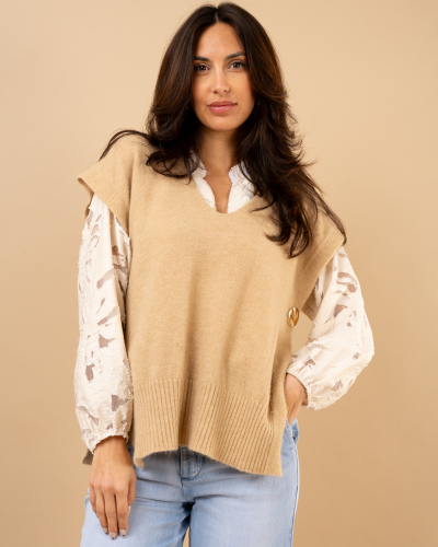 Gilet v boutons côtés