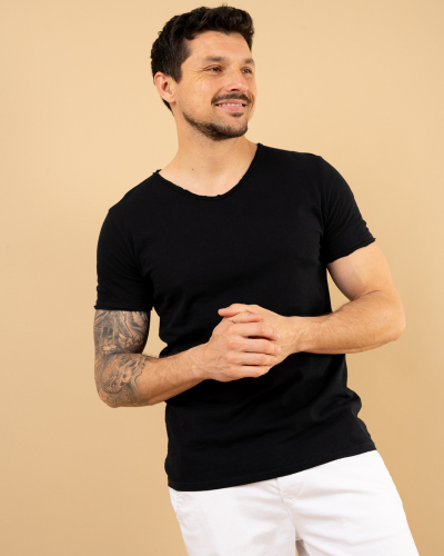 T-Shirt col v