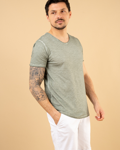 T-Shirt col v