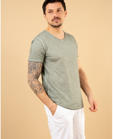 T-Shirt col v