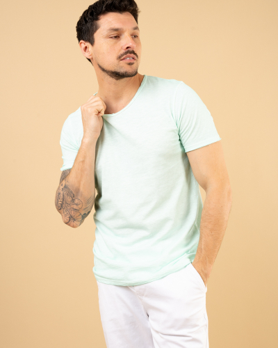 T-Shirt col v