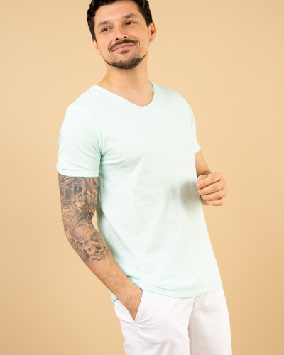 T-Shirt col v