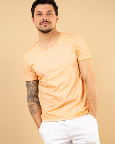 T-Shirt col v