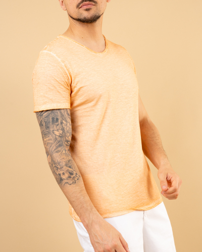 T-Shirt col v