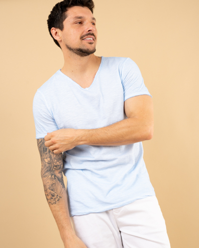 T-Shirt col v