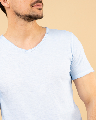 T-Shirt col v