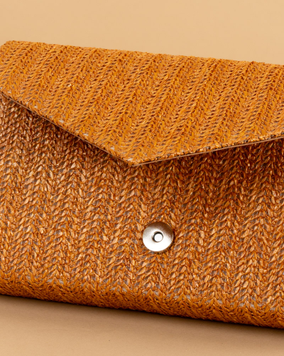 Pochette effet paille