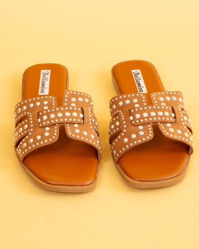 Mules cloutées