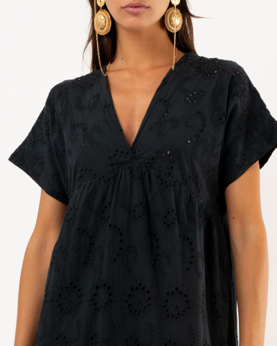 Robe brodée
