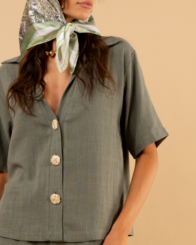 Chemise boutons dorés