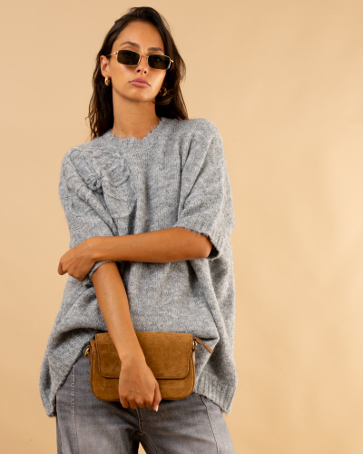 Pull manches courtes fleur