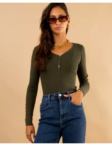 Pull strie boutons