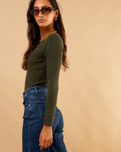 Pull strie boutons