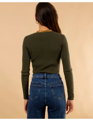 Pull strie boutons