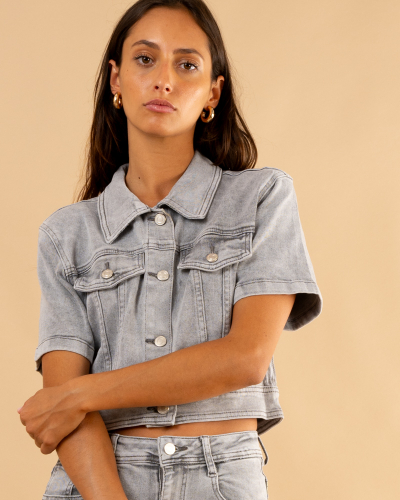 Veste grise manches courtes