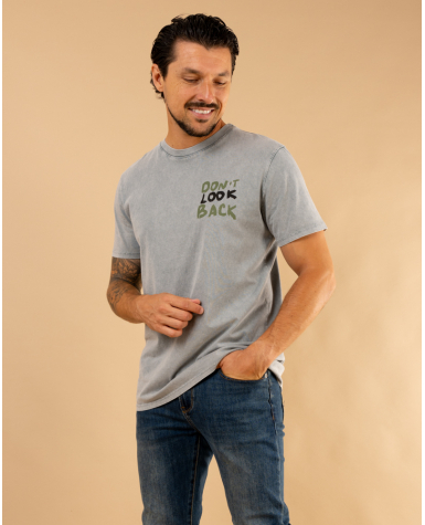 T-Shirt look back