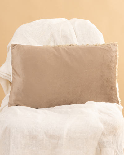 Coussin long chenille