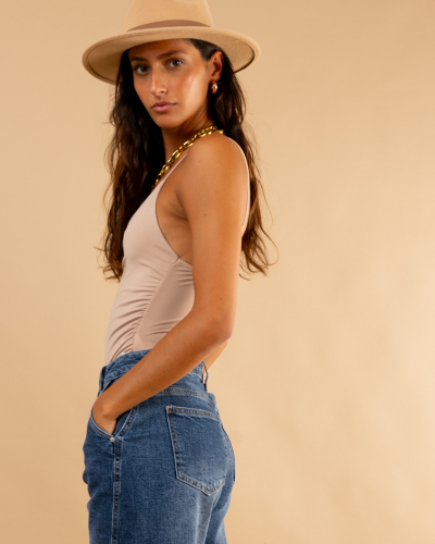 Body col en v