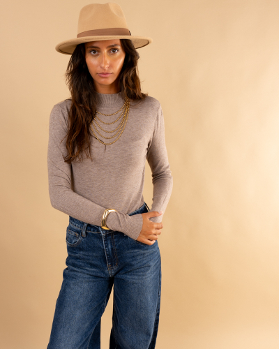 Pull col montant
