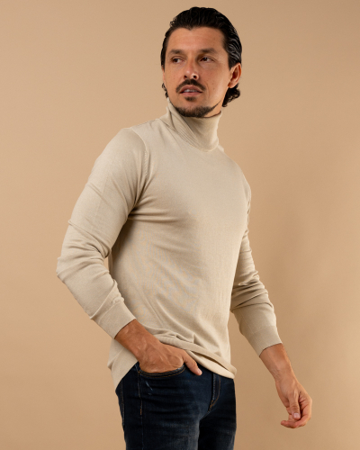 Pull col roulé