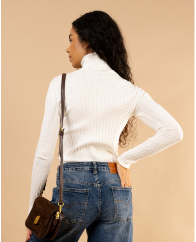 Pull strie col roulé