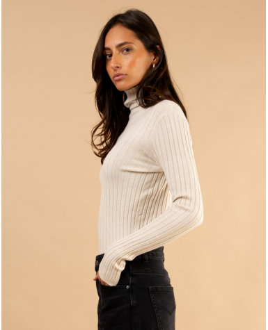 Pull strie col roulé