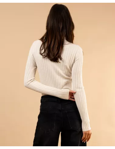 Pull strie col roulé