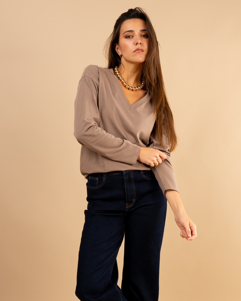 T-shirt col en v manches longues T-shirt col en v manches longues