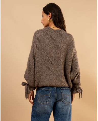 Pull manches nœud laine