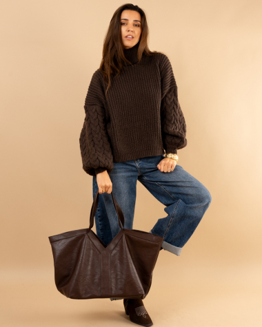 Pull col roulé manches torsade