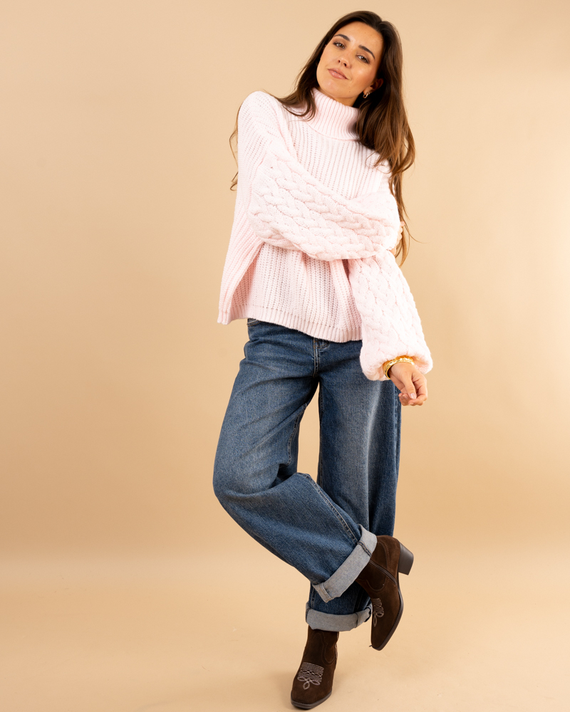 Pull col roulé manches torsade