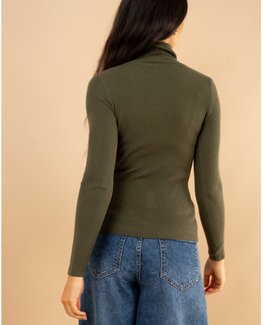 Pull côtelé col roulé