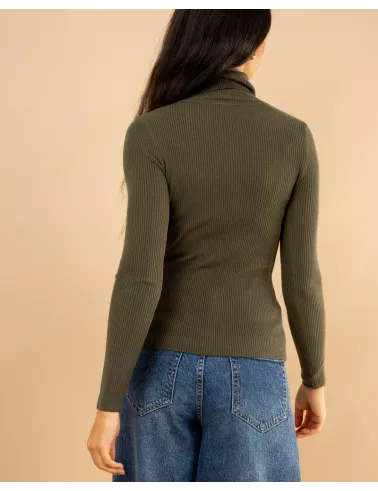 Pull côtelé col roulé