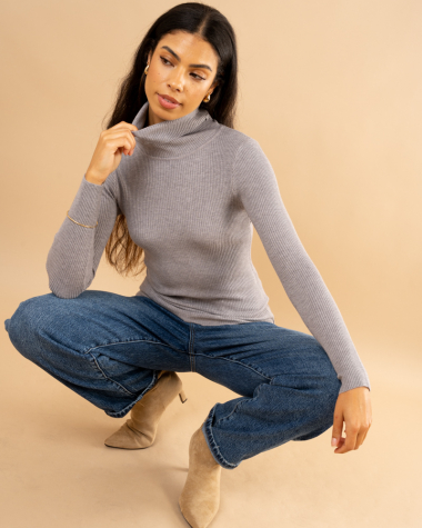 Pull côtelé col roulé