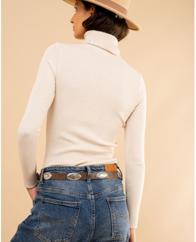 Pull côtelé col roulé