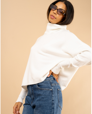 Pull court col roulé