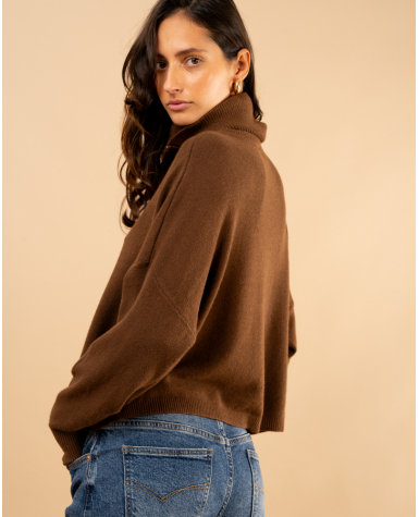 Pull court col roulé