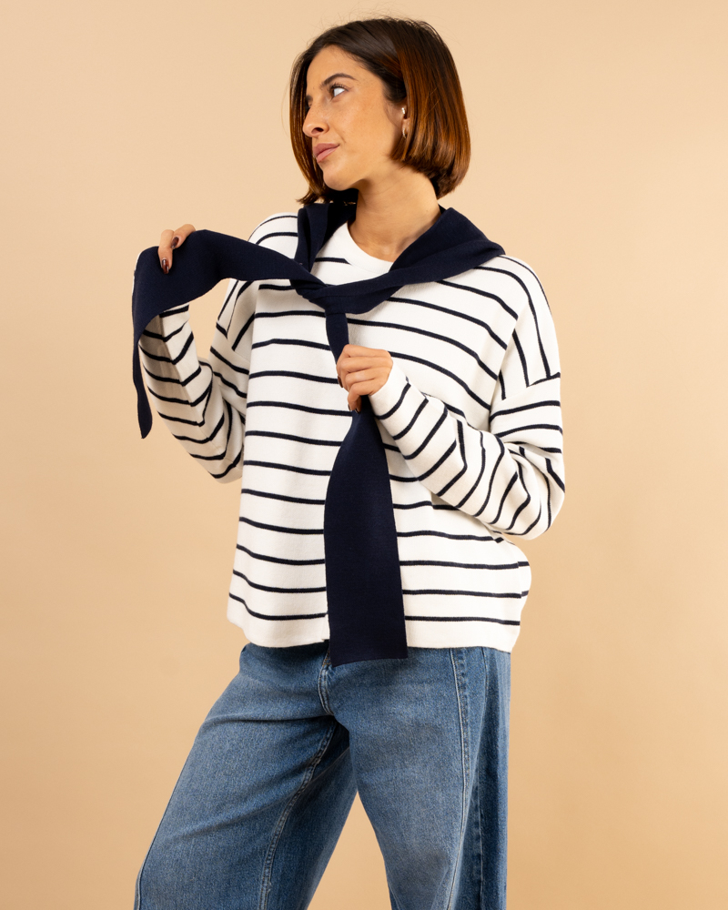 Pull mariniere capuche