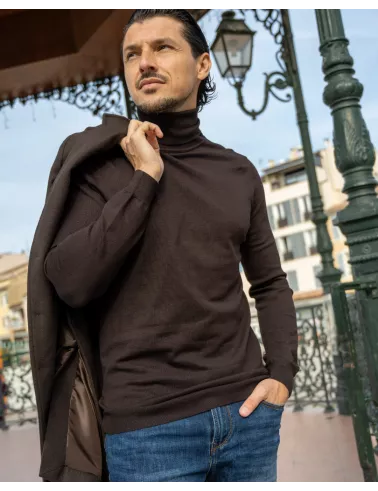 Pull col roulé