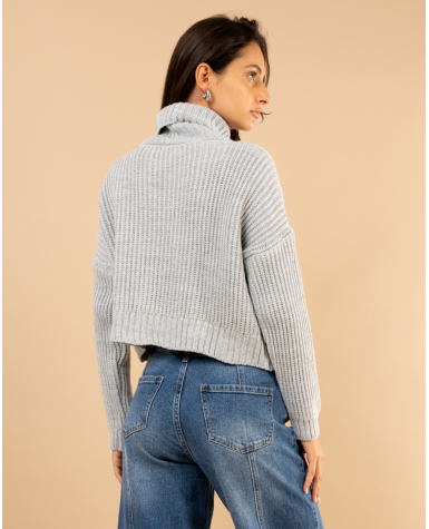 Pull court col roulé