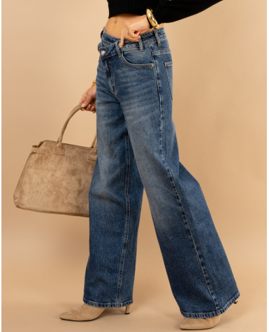 Jean bouton décalé