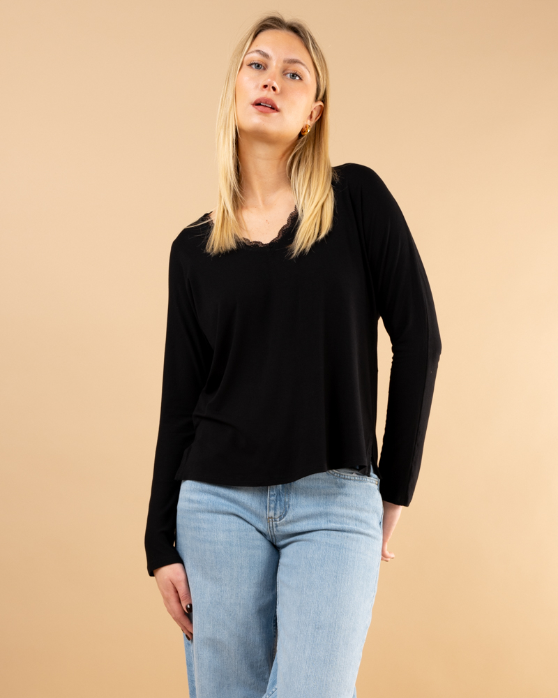 T-Shirt col dentelle