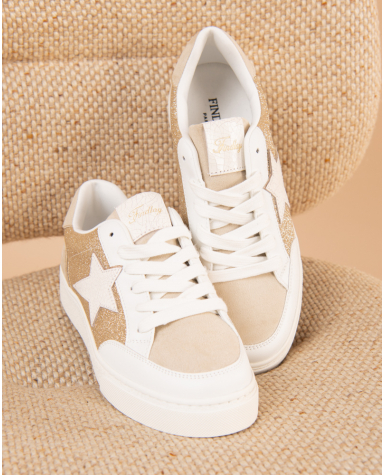 Baskets étoile dorée