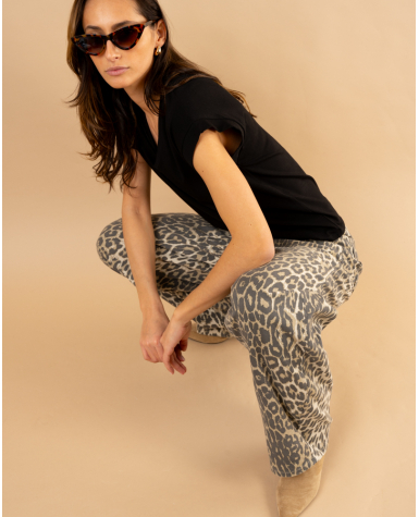 T-shirt col en v T-shirt col en v