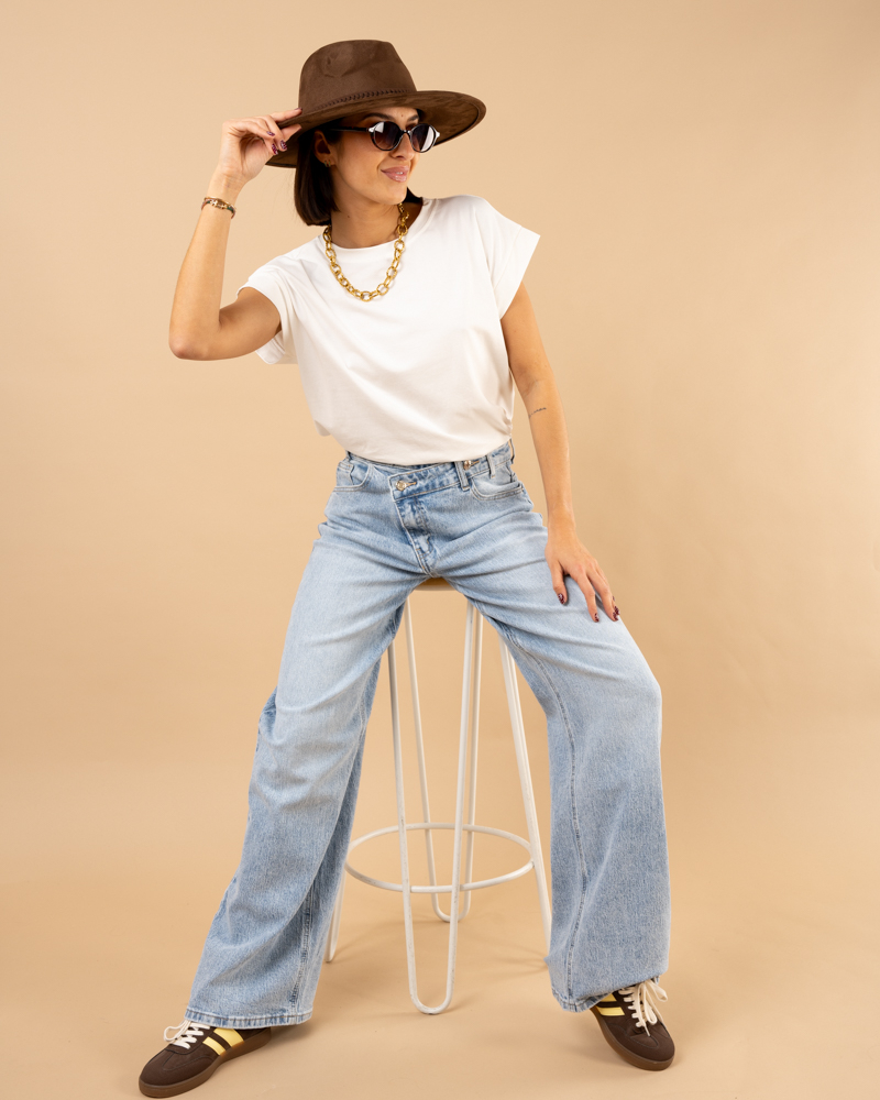 Jean boutons décalés