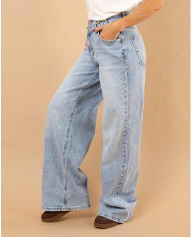Jean boutons décalés